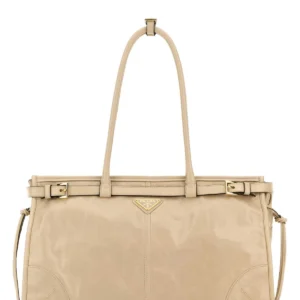 Light pink leather shoulder bag