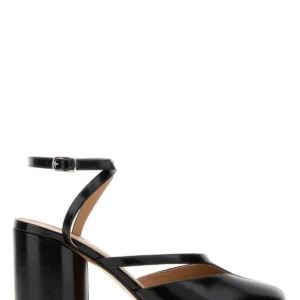 Black leather Tabi pumps