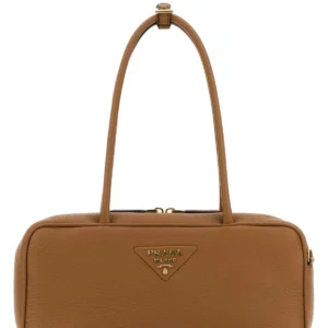 Caramel leather shoulder bag